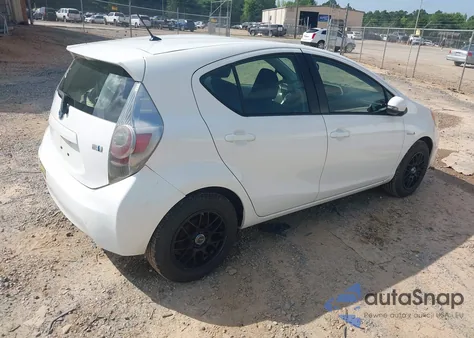 2013 Toyota Prius C Two из США, поврежденный, VIN JTDKDTB3XD1552336